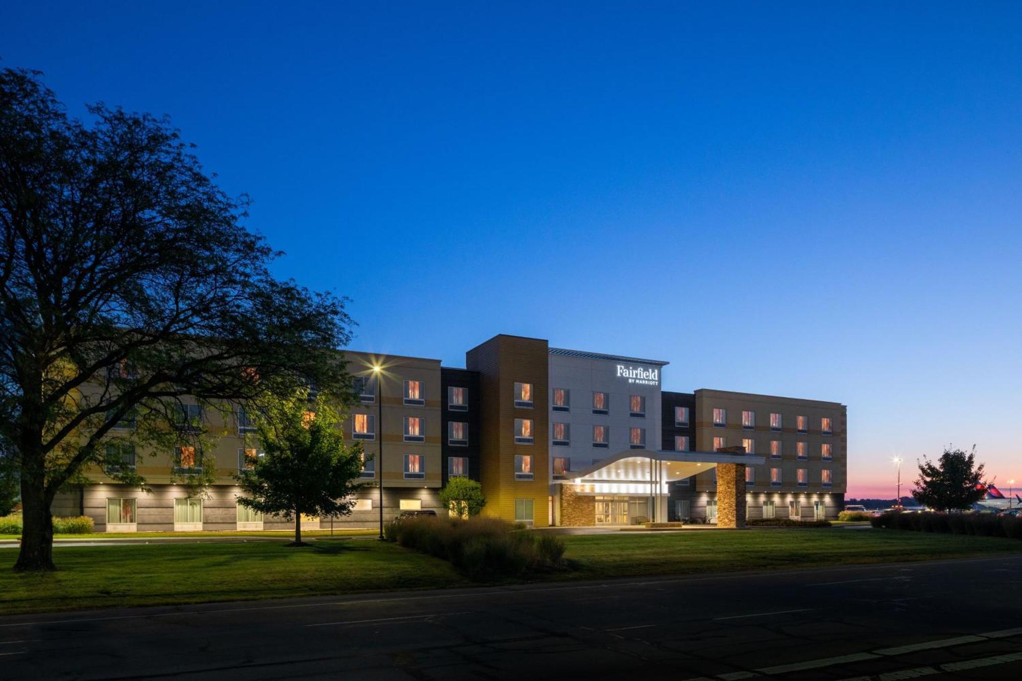 Fairfield Inn & Suites By Marriott Columbus Airport Exterior photo